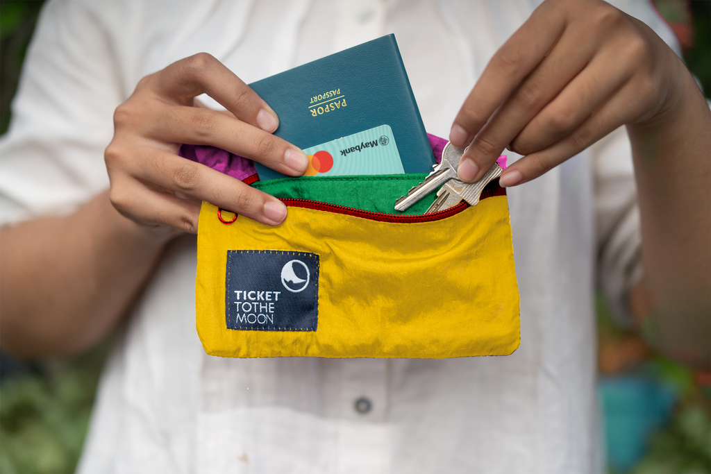 TRAVEL POUCH