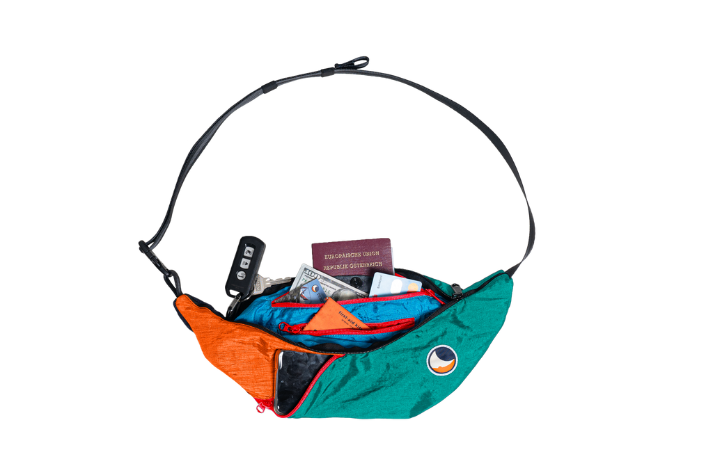 SLING BAG